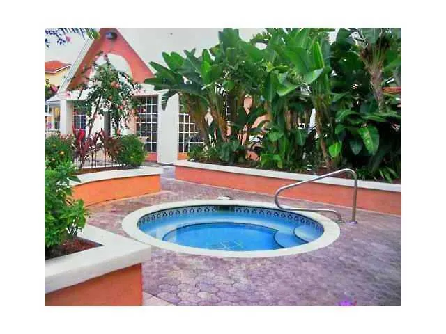 $1,975 | 1215 Crystal Way, Unit N, Delray Beach, FL 33444
