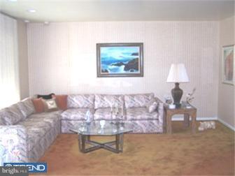 228 Glendale Road Havertown, PA 19083 - Photo 2 of 12 Living Room