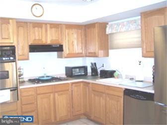 228 Glendale Road Havertown, PA 19083 - Photo 4 of 12 Kitchen