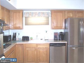 228 Glendale Road Havertown, PA 19083 - Photo 5 of 12 Kitchen