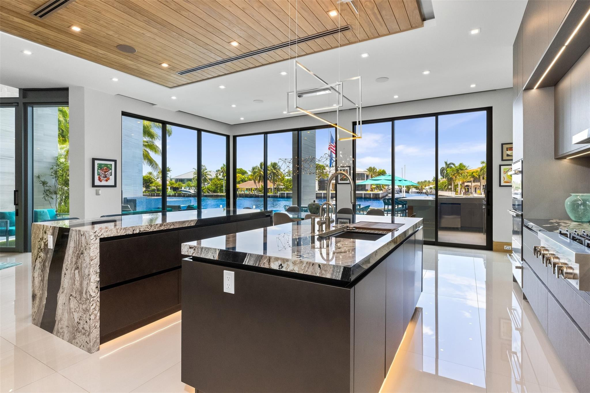 34 Minnetonka Road Sea Ranch Lakes, FL 33308 - Photo 13 of 89 Photo 13