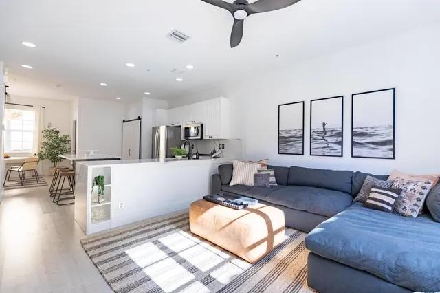 $7,000 | 72 Southeast 6th Avenue, Unit H, Delray Beach, FL 33483