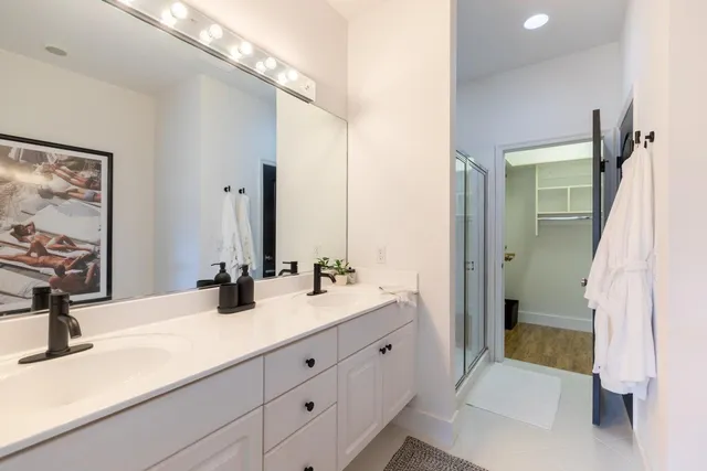 $7,000 | 72 Southeast 6th Avenue, Unit H, Delray Beach, FL 33483