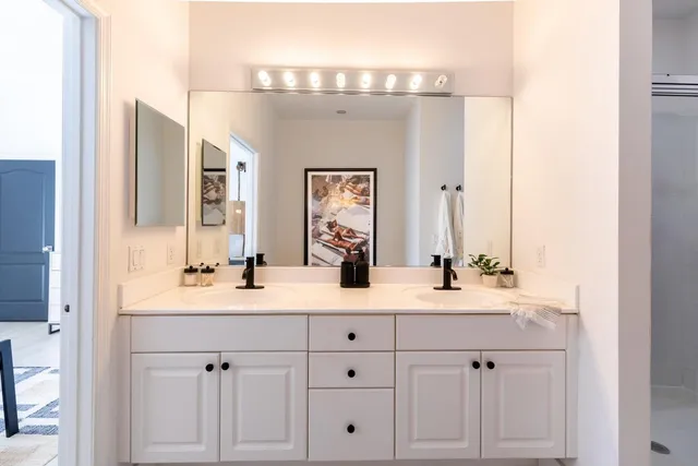 $7,000 | 72 Southeast 6th Avenue, Unit H, Delray Beach, FL 33483