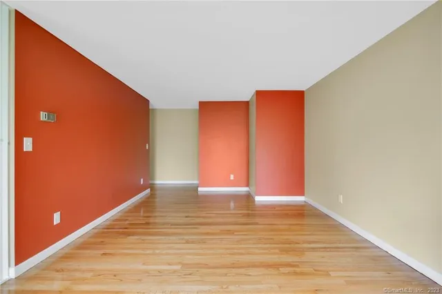 $2,000 | 115 South Main Street, Unit B14, West Hartford, CT 06107