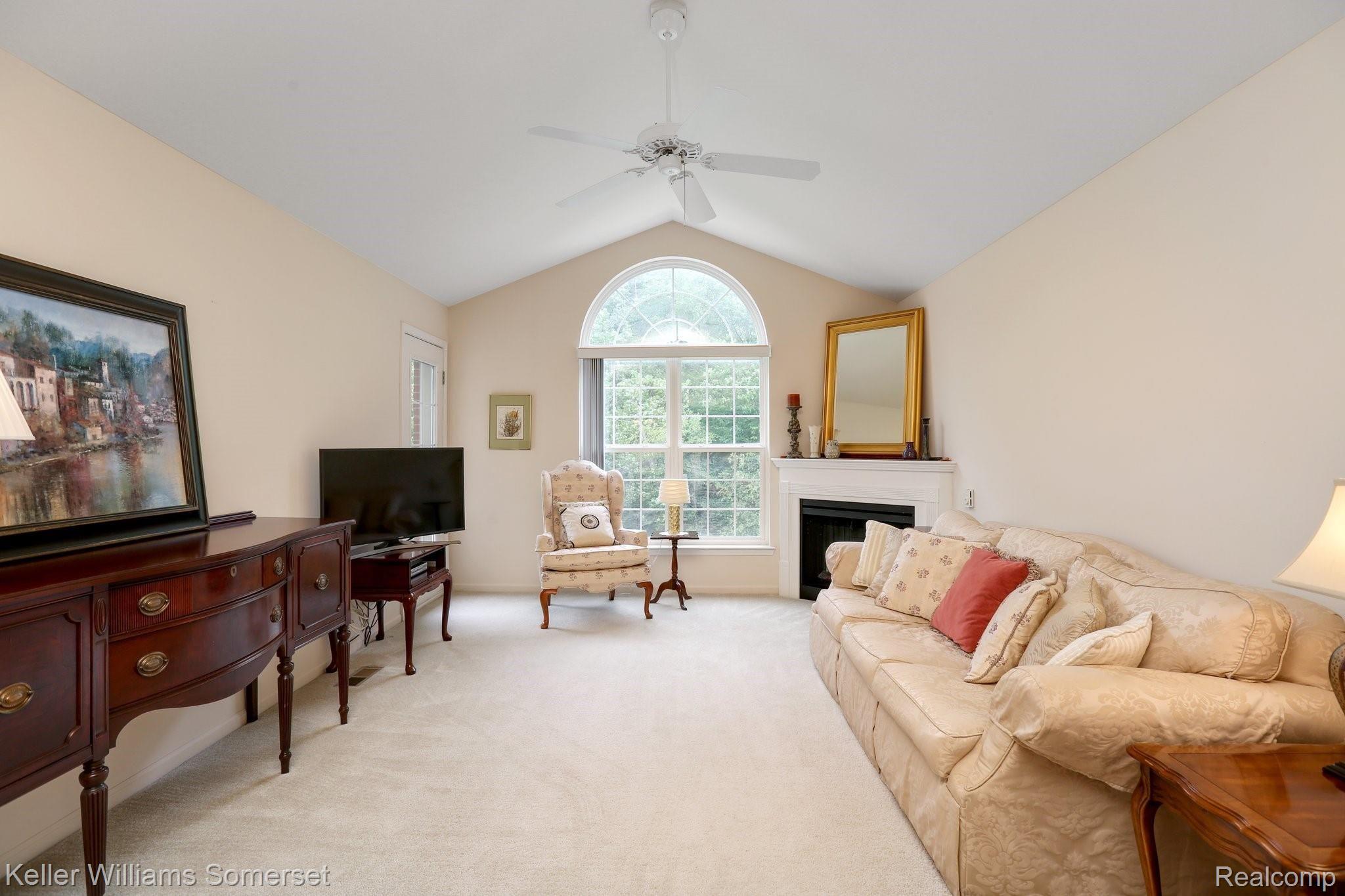 3387 Tremonte Circle Rochester, MI 48306 - Photo 10 of 34 17-web-or-mls-3387 Tremonte Circle South0014.jpg