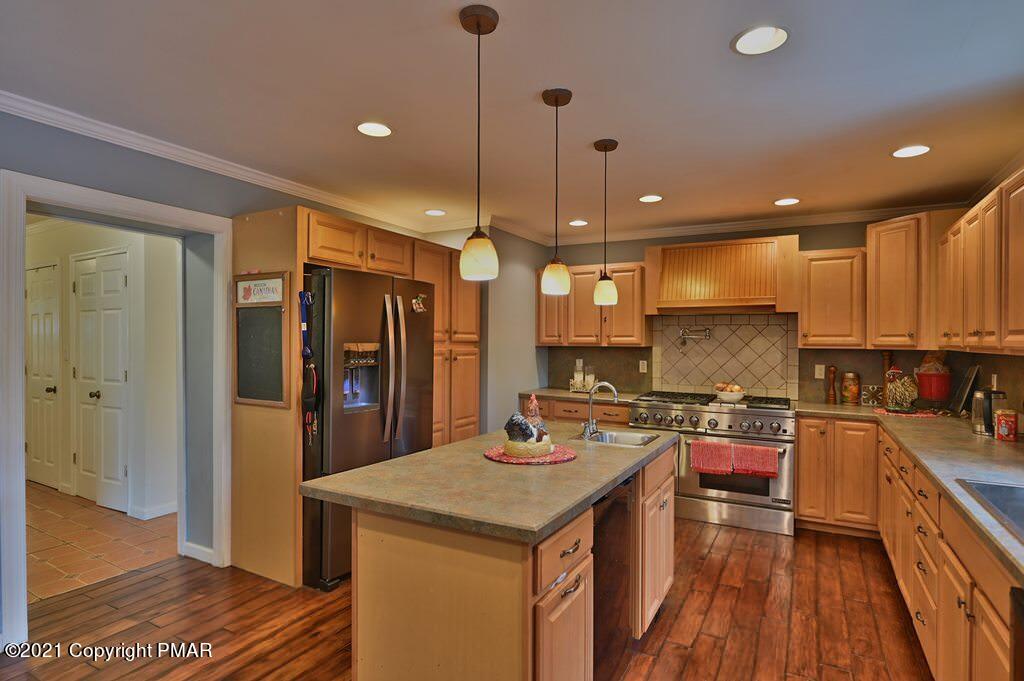 25 Reeder Street Mount Pocono, PA 18344 - Photo 4 of 58 Photo 020
