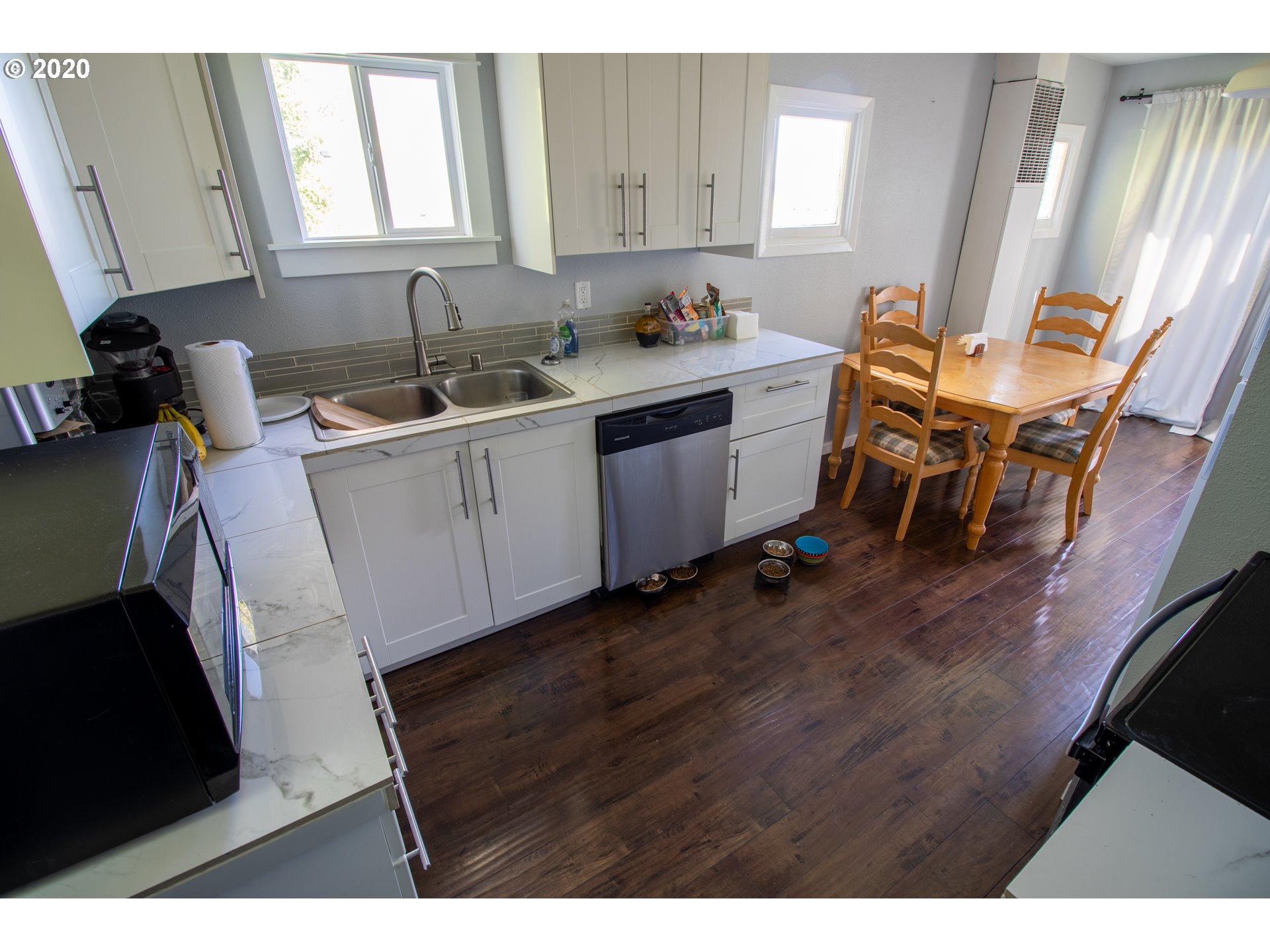 1306 Northwest Couch Street Camas, WA 98607 - Photo 3 of 15 Gallery Image 3