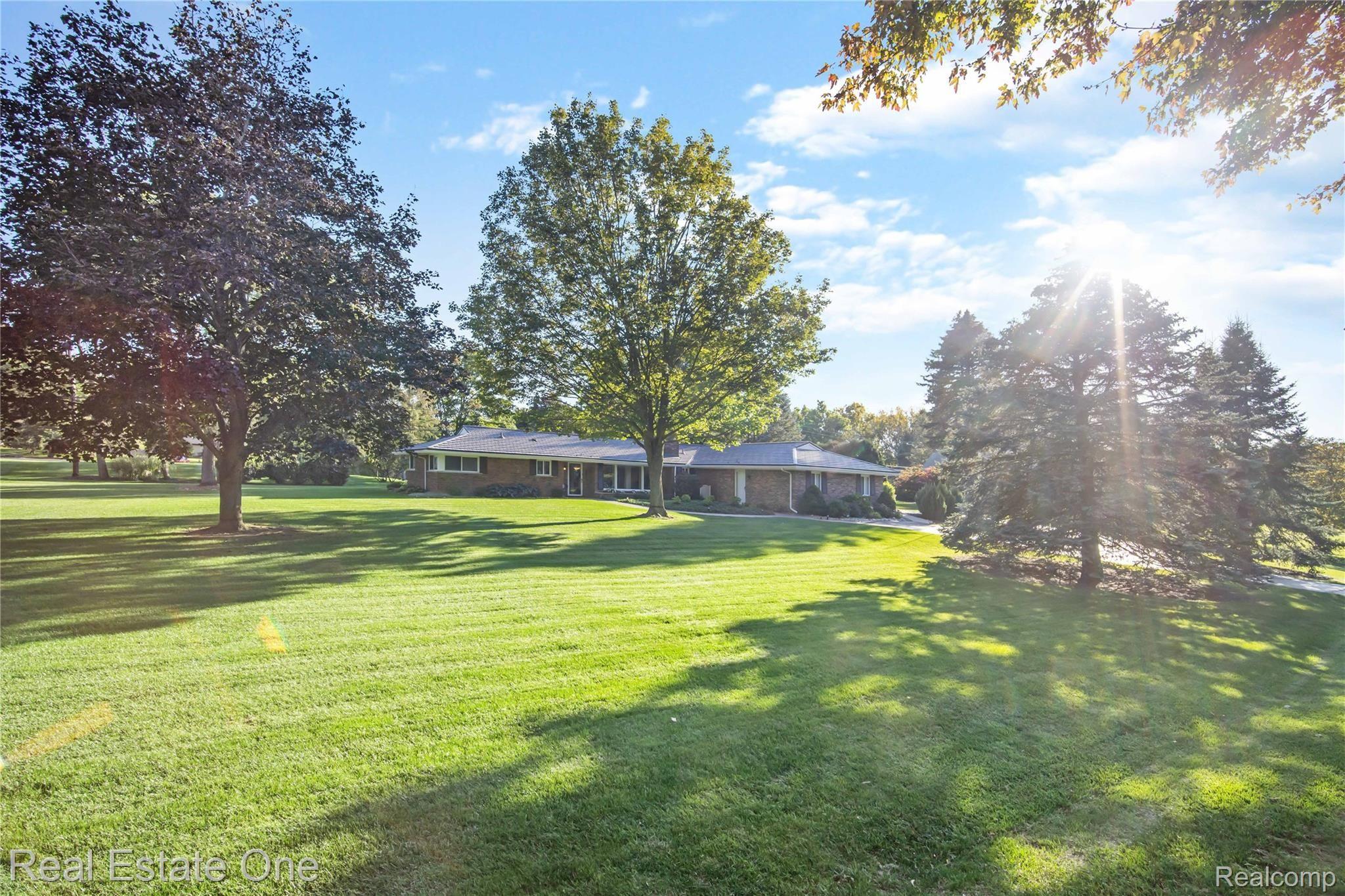 2383 Bevington Road Rochester, MI 48309 - Photo 21 of 32 IMG_9559.JPG