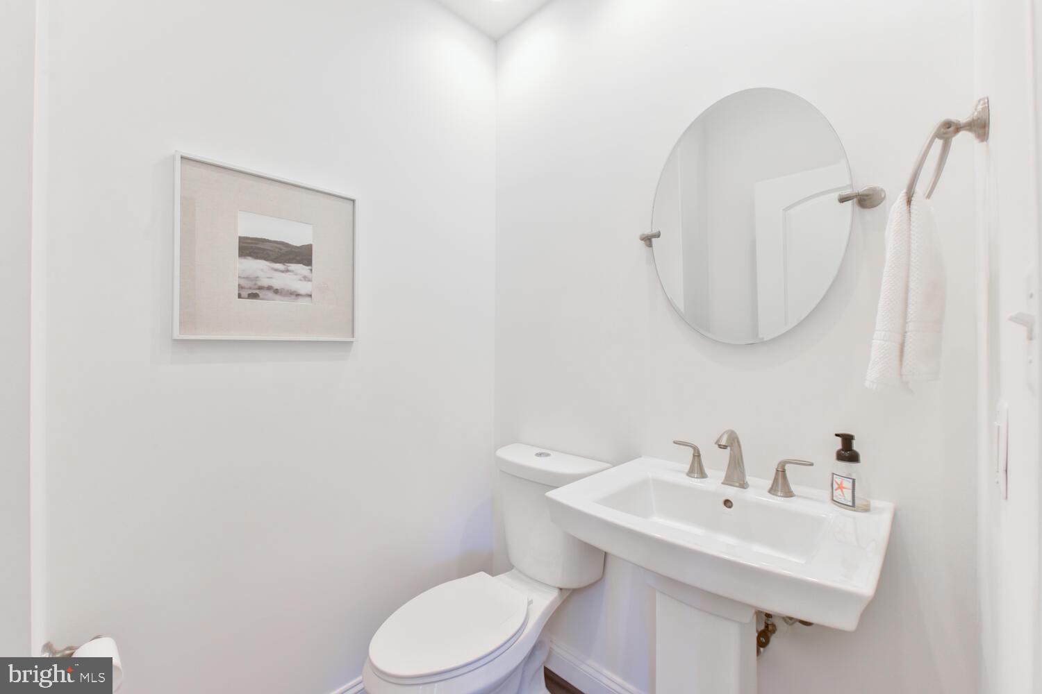 817 Varnum Street Northwest, Unit 1 Washington, DC 20011 - Photo 15 of 27