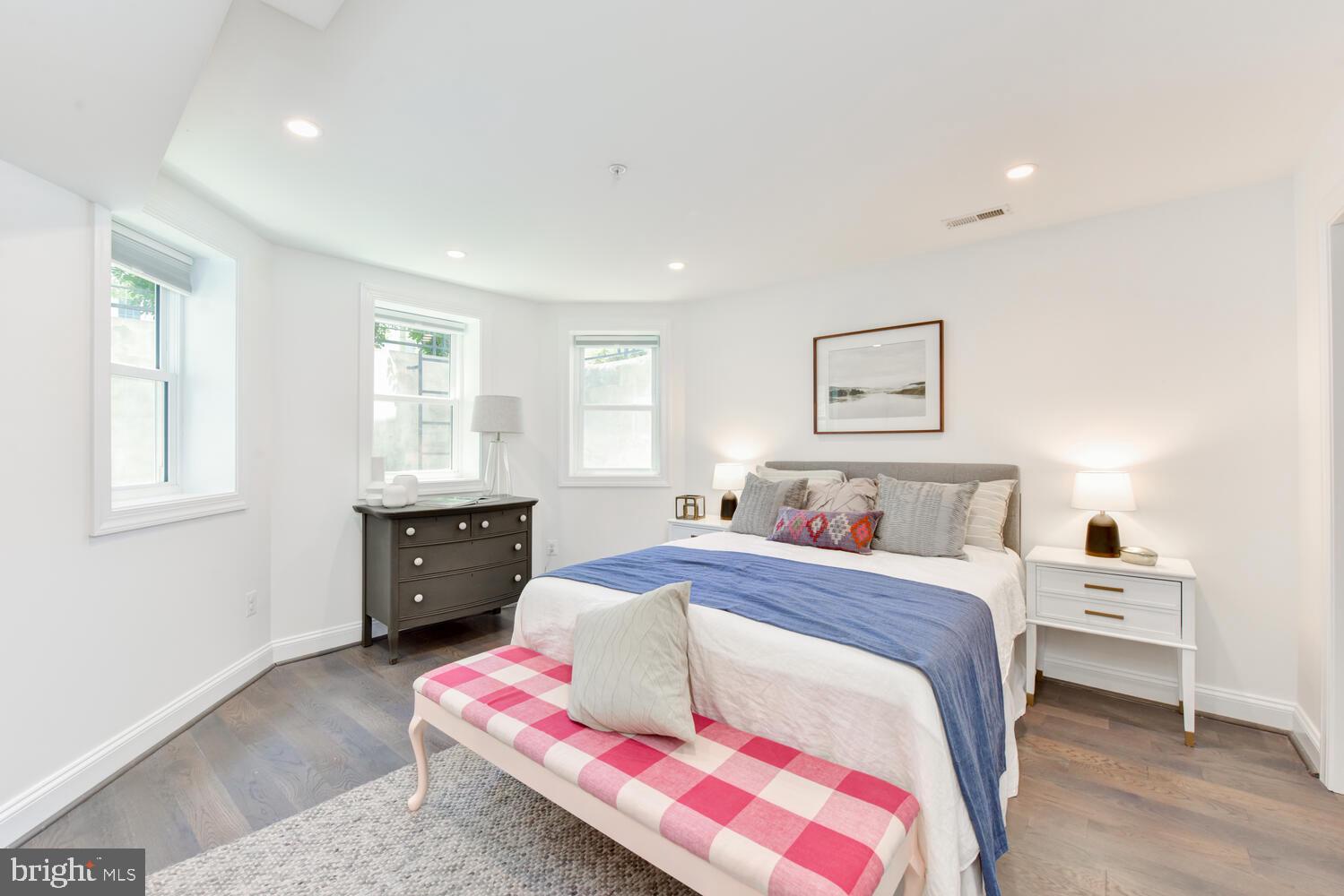 817 Varnum Street Northwest, Unit 1 Washington, DC 20011 - Photo 16 of 27