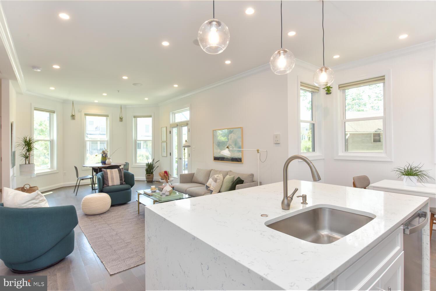 817 Varnum Street Northwest, Unit 1 Washington, DC 20011 - Photo 3 of 27