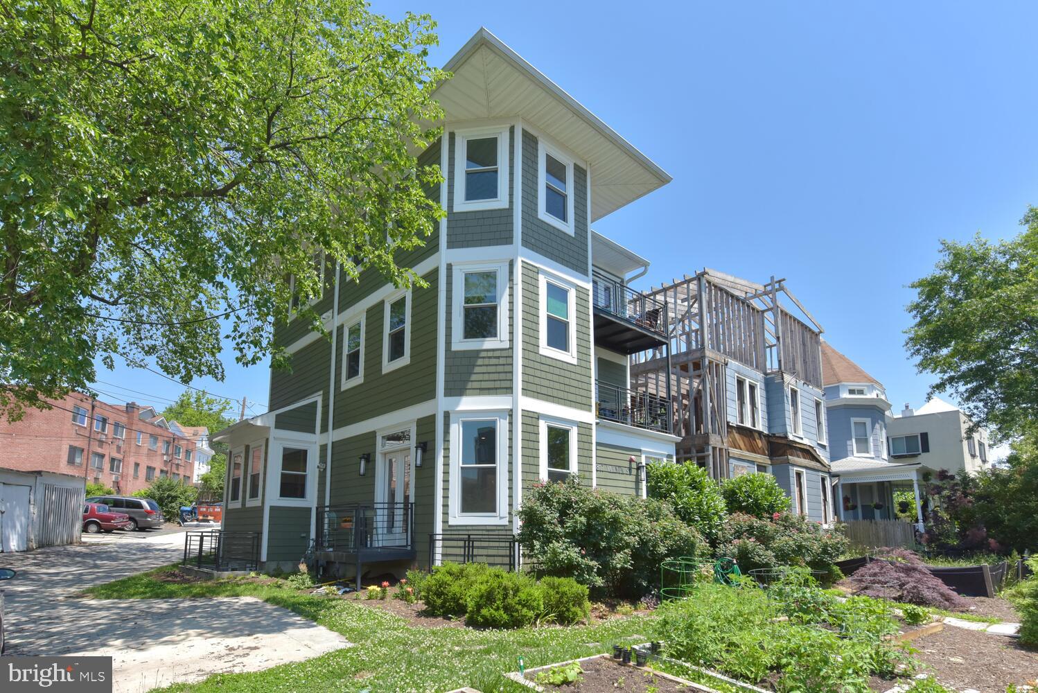 817 Varnum Street Northwest, Unit 1 Washington, DC 20011 - Photo 27 of 27