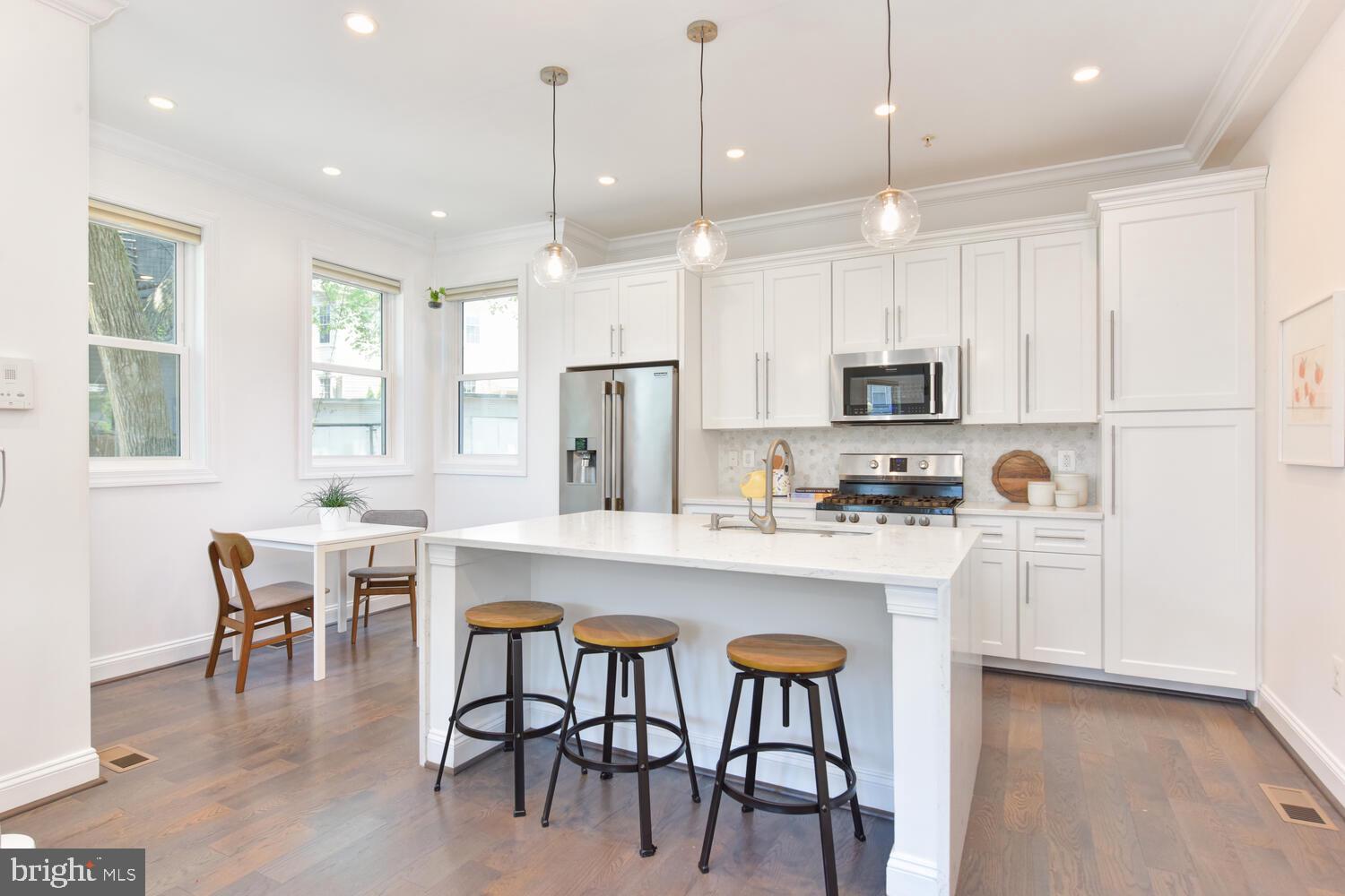 817 Varnum Street Northwest, Unit 1 Washington, DC 20011 - Photo 5 of 27