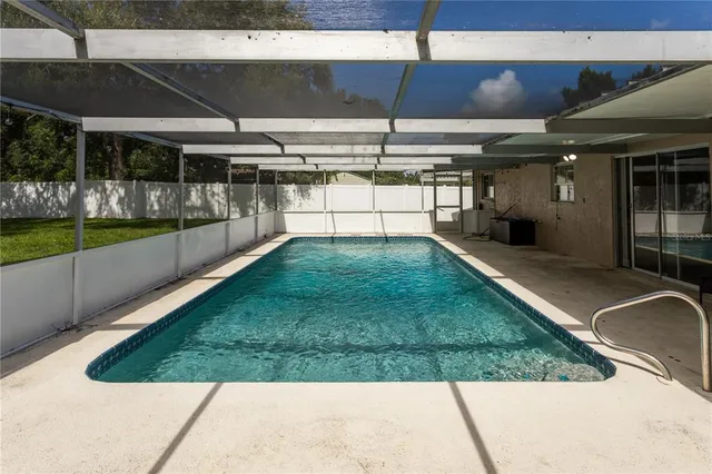 $639,500 | 2021 Valley Drive, Dunedin, FL 34698