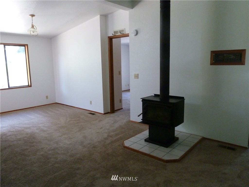 41 Southeast High Road Shelton, WA 98584 - Photo 3 of 19 Gallery Image 3