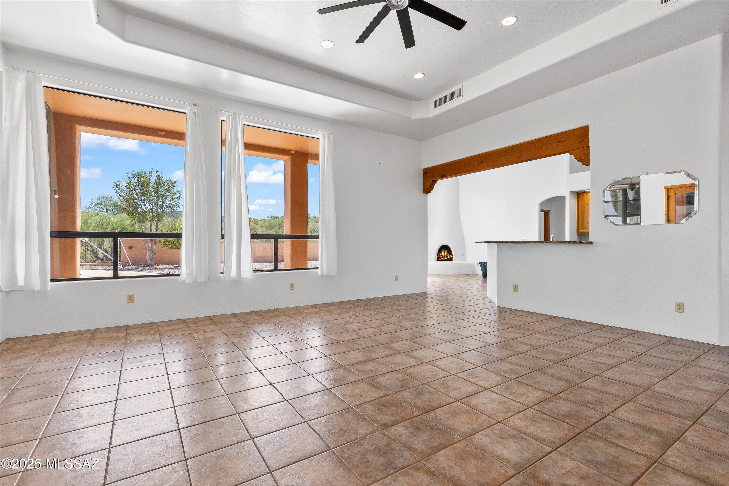 6200 North Abington Road Tucson, AZ 85743 - Photo 9 of 40 10-Living Area