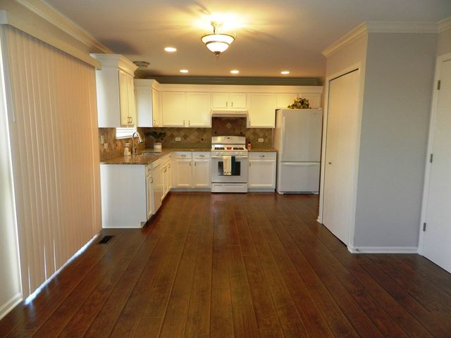 1450 Hawk Drive Bolingbrook, IL 60490 - Photo 4 of 22
