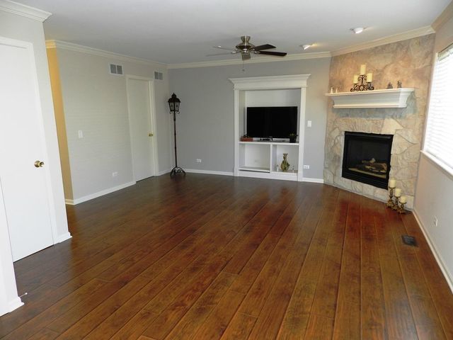 1450 Hawk Drive Bolingbrook, IL 60490 - Photo 5 of 22