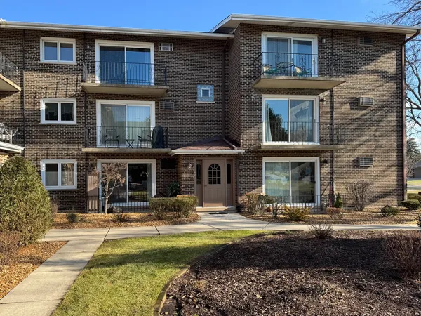 $189,900 | 9008 West 140th Street, Unit 3C, Orland Park, IL 60462