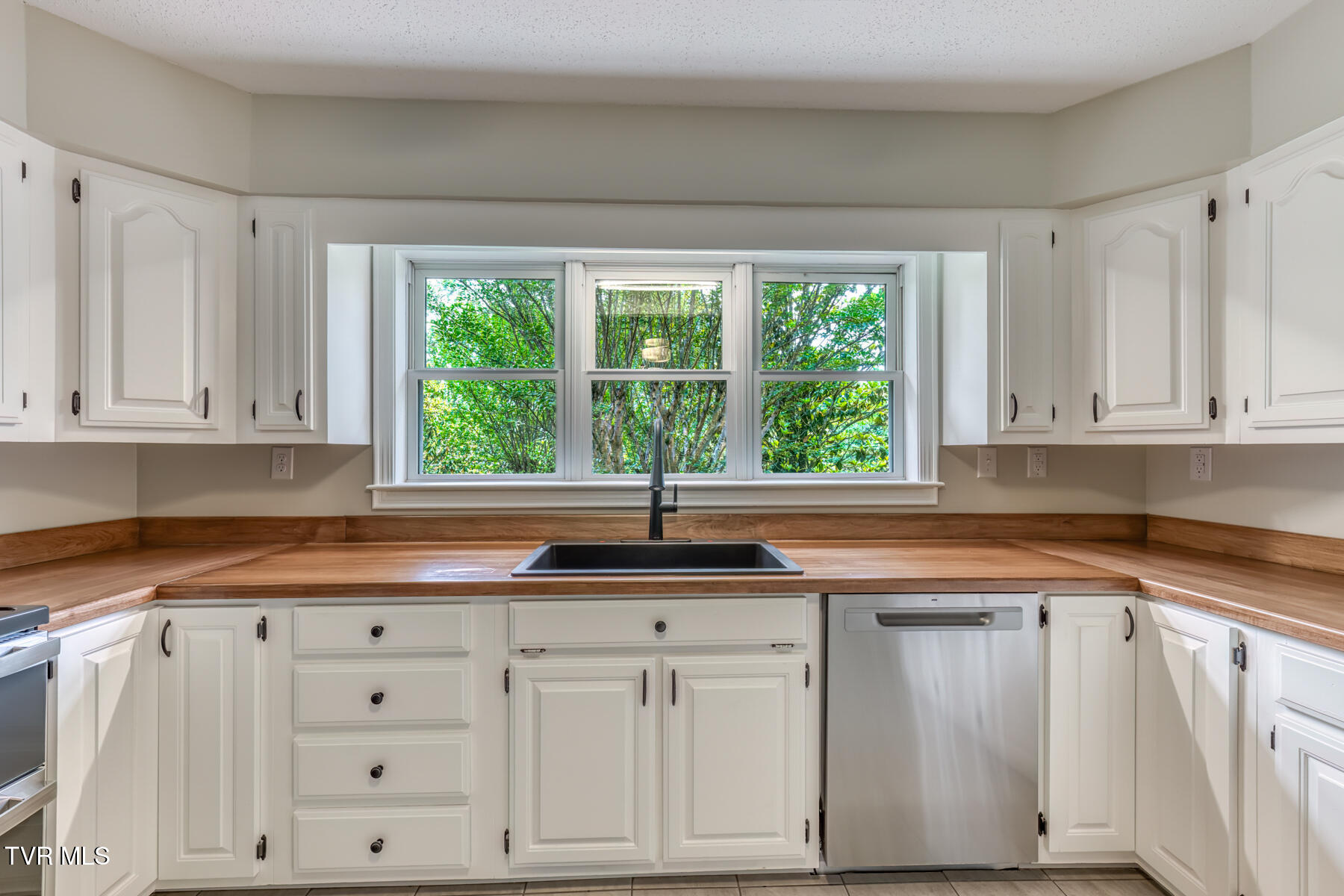 3935 Erwin Highway Afton, TN 37616 - Photo 16 of 83 3935 Erwin Hwy-17