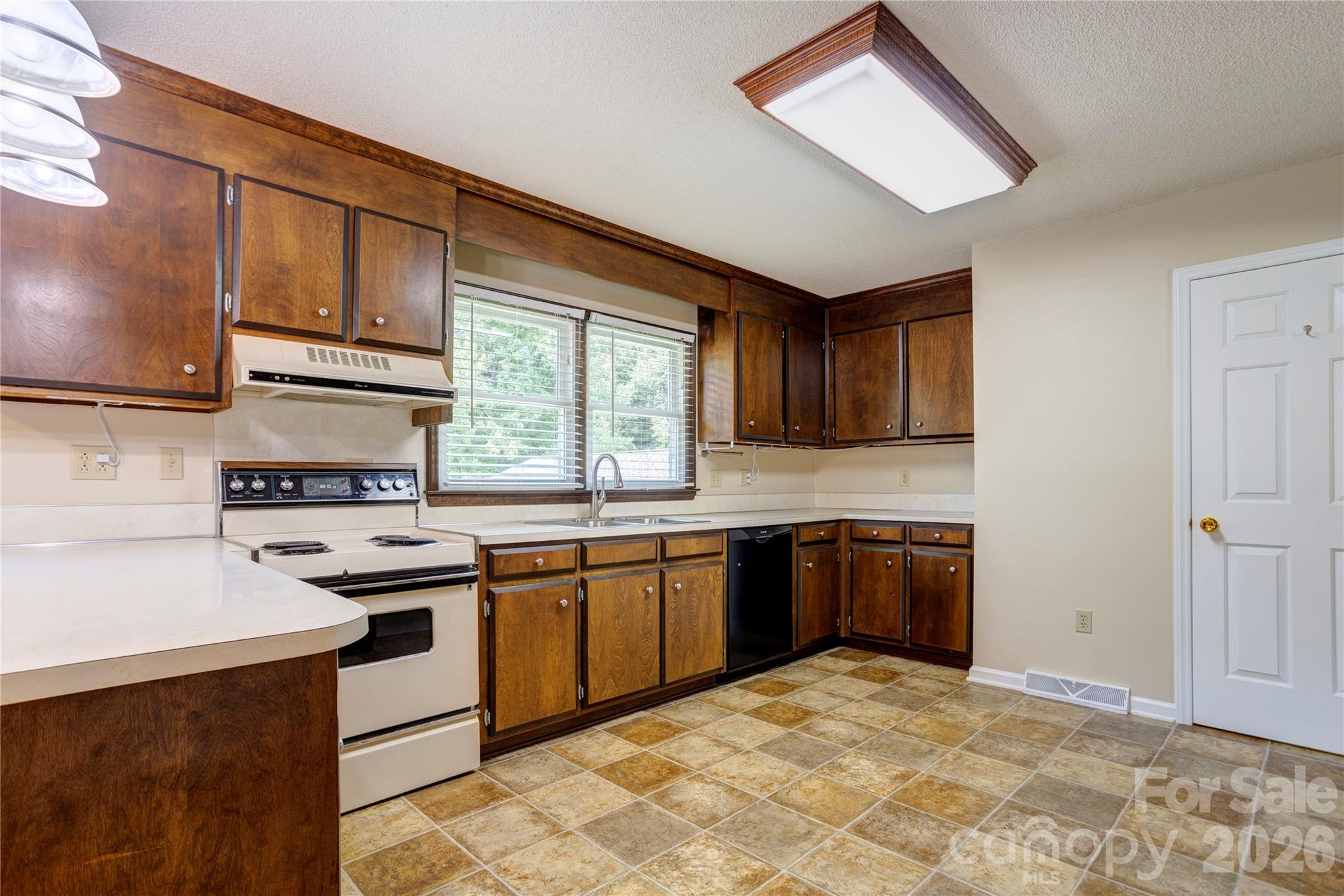 822 Rubens Road Southwest Concord, NC 28027 - Photo 10 of 35 Gallery Image 10