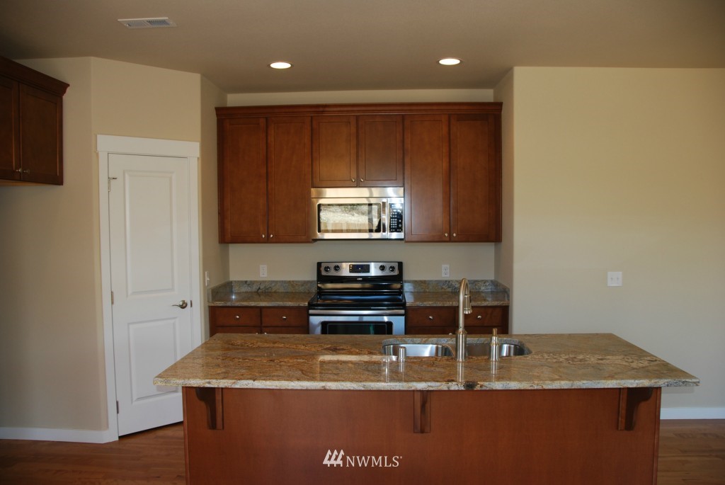 16316 35th Drive Southeast Bothell, WA 98012 - Photo 4 of 9 Gallery Image 4
