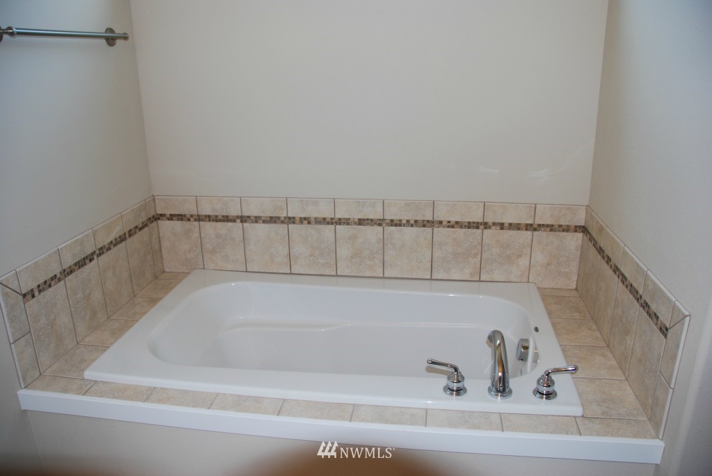 16316 35th Drive Southeast Bothell, WA 98012 - Photo 6 of 9 Gallery Image 6