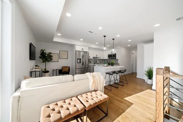 $3,100 | 19 Armory Street, Unit 4, Wakefield, MA 01880