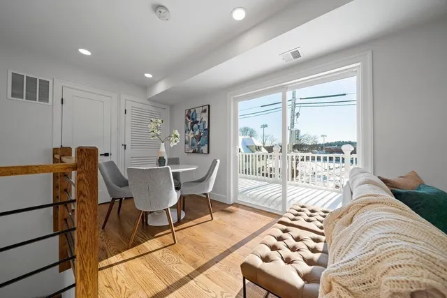 $3,100 | 19 Armory Street, Unit 4, Wakefield, MA 01880