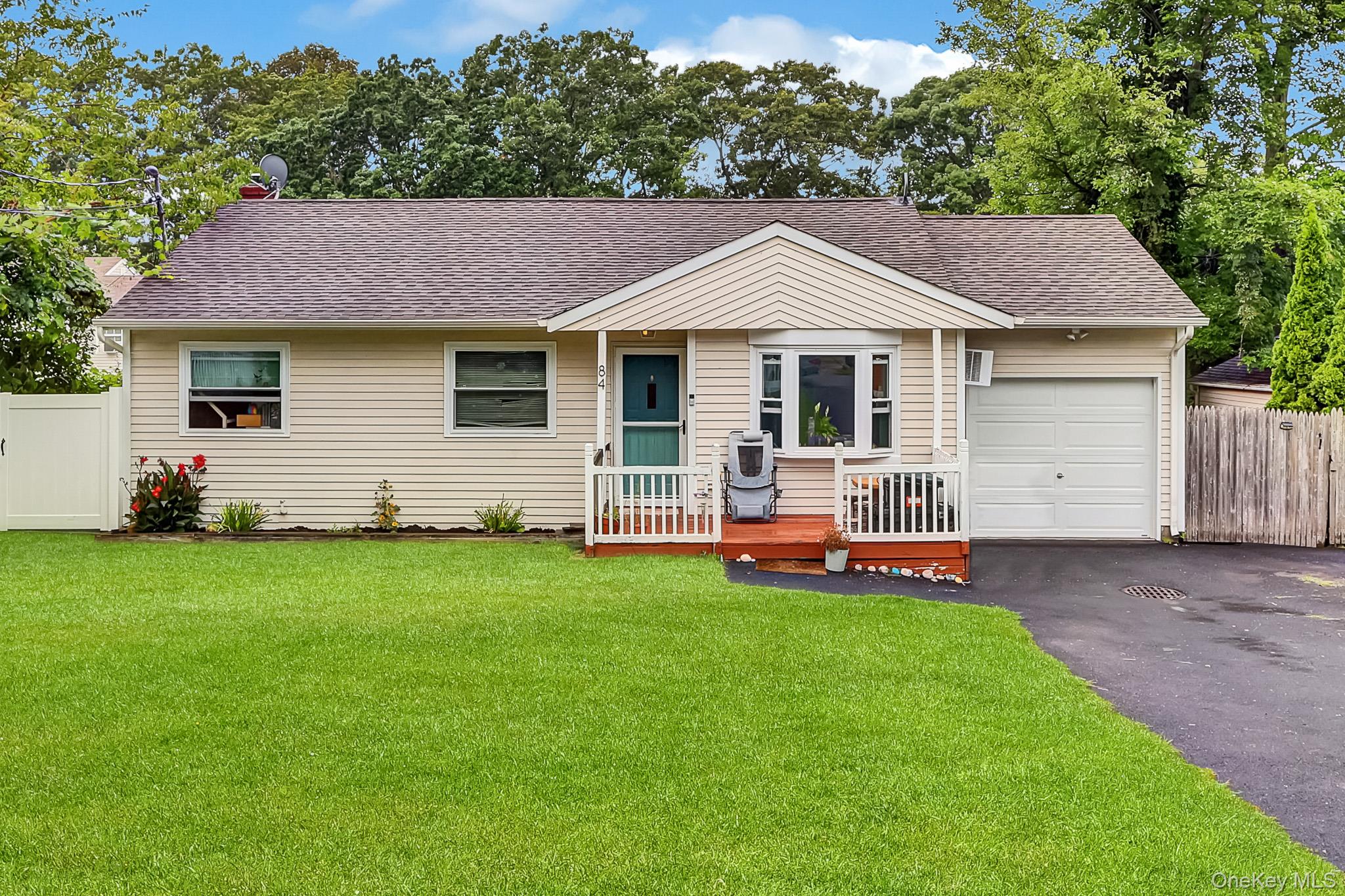 84 Palm Road Rocky Point, NY 11778 - Photo 3 of 18 Gallery Image 3
