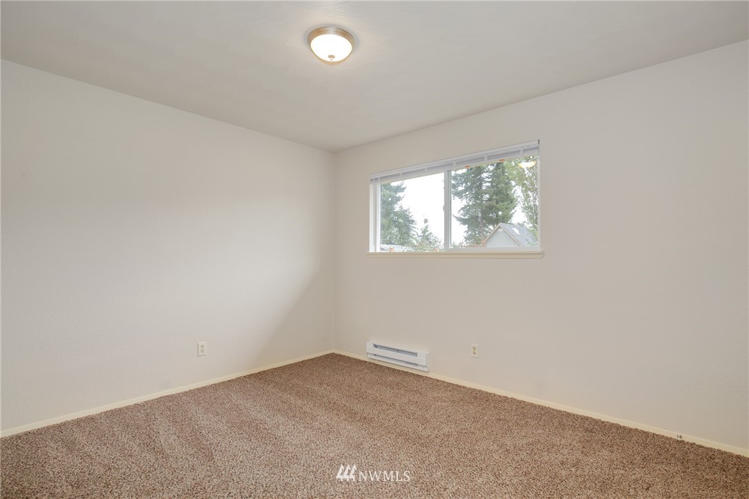 34660 Military Road South Federal Way, WA 98001 - Photo 13 of 24 an empty room with windows
