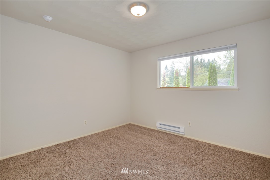 34660 Military Road South Federal Way, WA 98001 - Photo 16 of 24 an empty room with windows