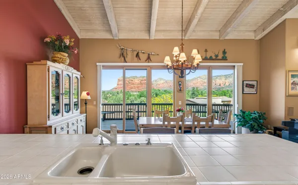 $1,595,000 | 221 Lookout Drive, Sedona, AZ 86351