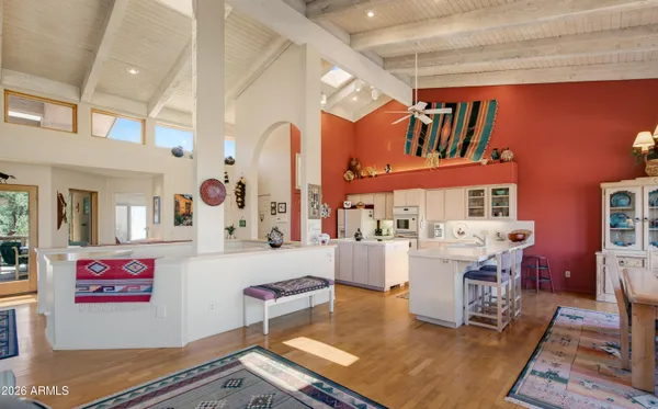 $1,595,000 | 221 Lookout Drive, Sedona, AZ 86351