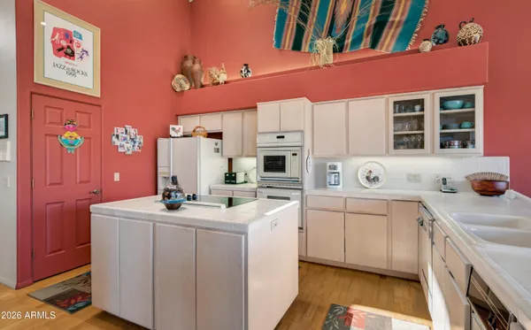 $1,595,000 | 221 Lookout Drive, Sedona, AZ 86351