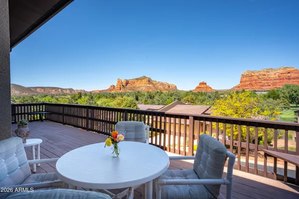 $1,595,000 | 221 Lookout Drive, Sedona, AZ 86351