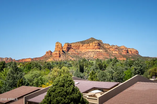 $1,595,000 | 221 Lookout Drive, Sedona, AZ 86351