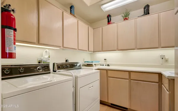 $1,595,000 | 221 Lookout Drive, Sedona, AZ 86351