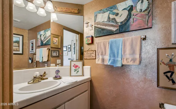 $1,595,000 | 221 Lookout Drive, Sedona, AZ 86351