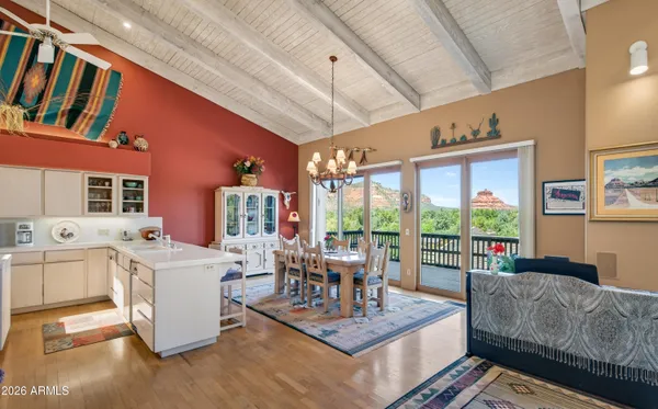 $1,595,000 | 221 Lookout Drive, Sedona, AZ 86351
