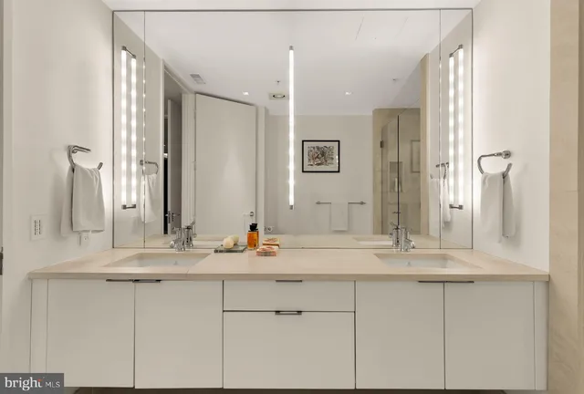 $5,488,000 | 5630 Wisconsin Avenue, Unit 805, Chevy Chase, MD 20815