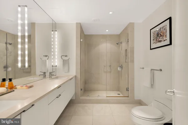 $5,488,000 | 5630 Wisconsin Avenue, Unit 805, Chevy Chase, MD 20815