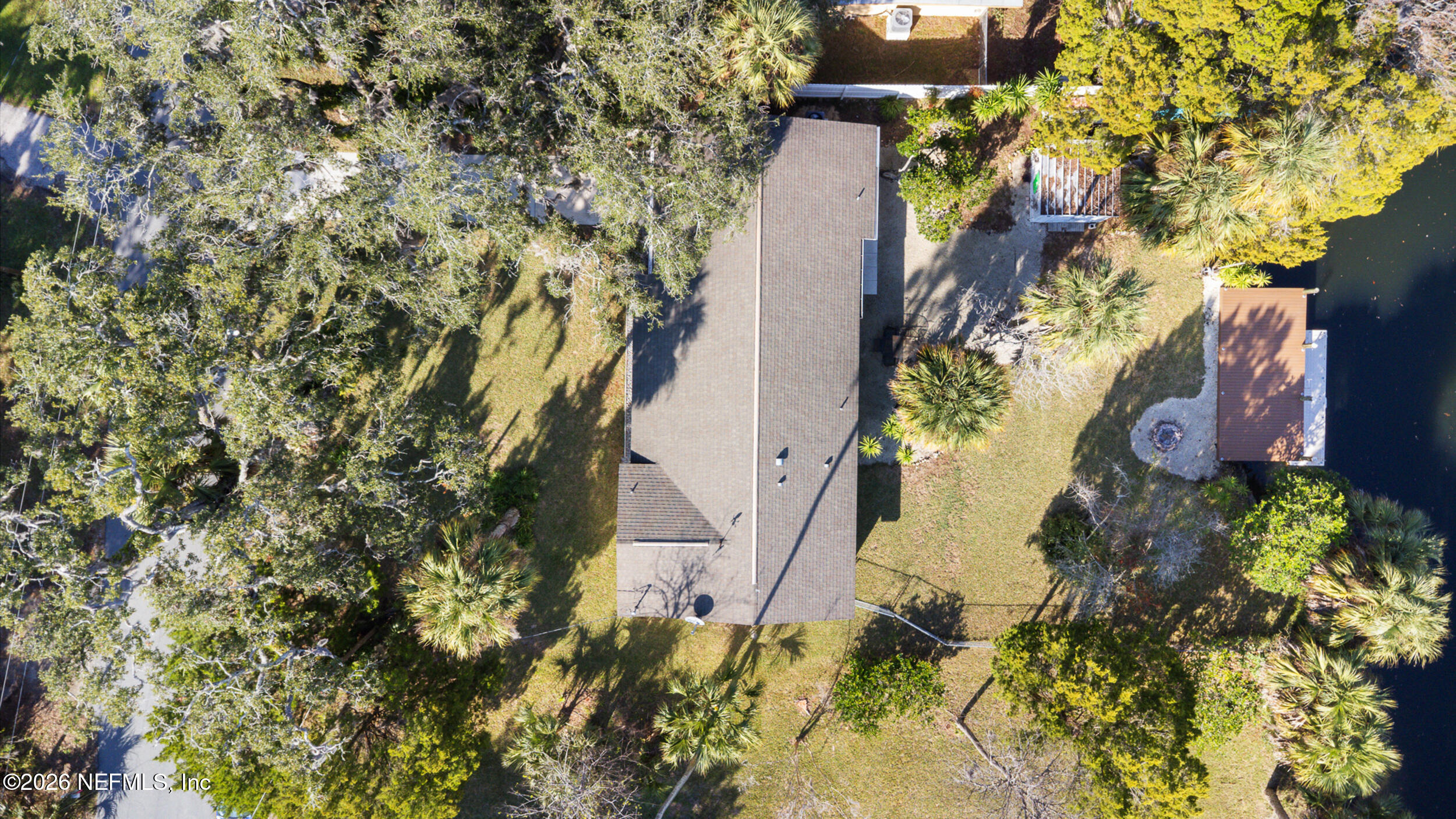 17 Palm Drive Yankeetown, FL 34498 - Photo 40 of 45 view of a yard with plants