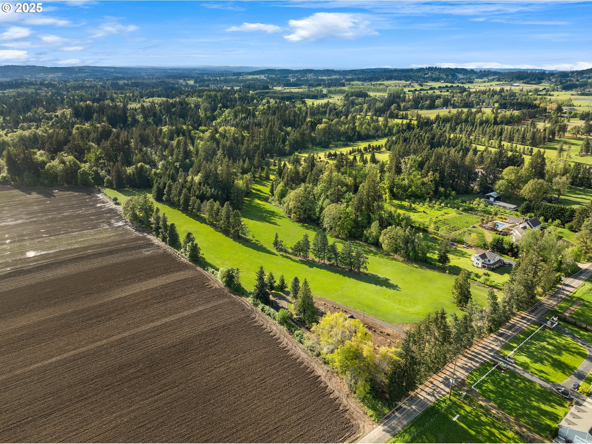 29435 Southwest Mountain Road West Linn, OR 97068 - Photo 8 of 48 a view of a city with an ocean view