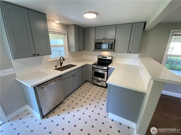 $2,550 | 4807 South 172nd Place, SeaTac, WA 98188