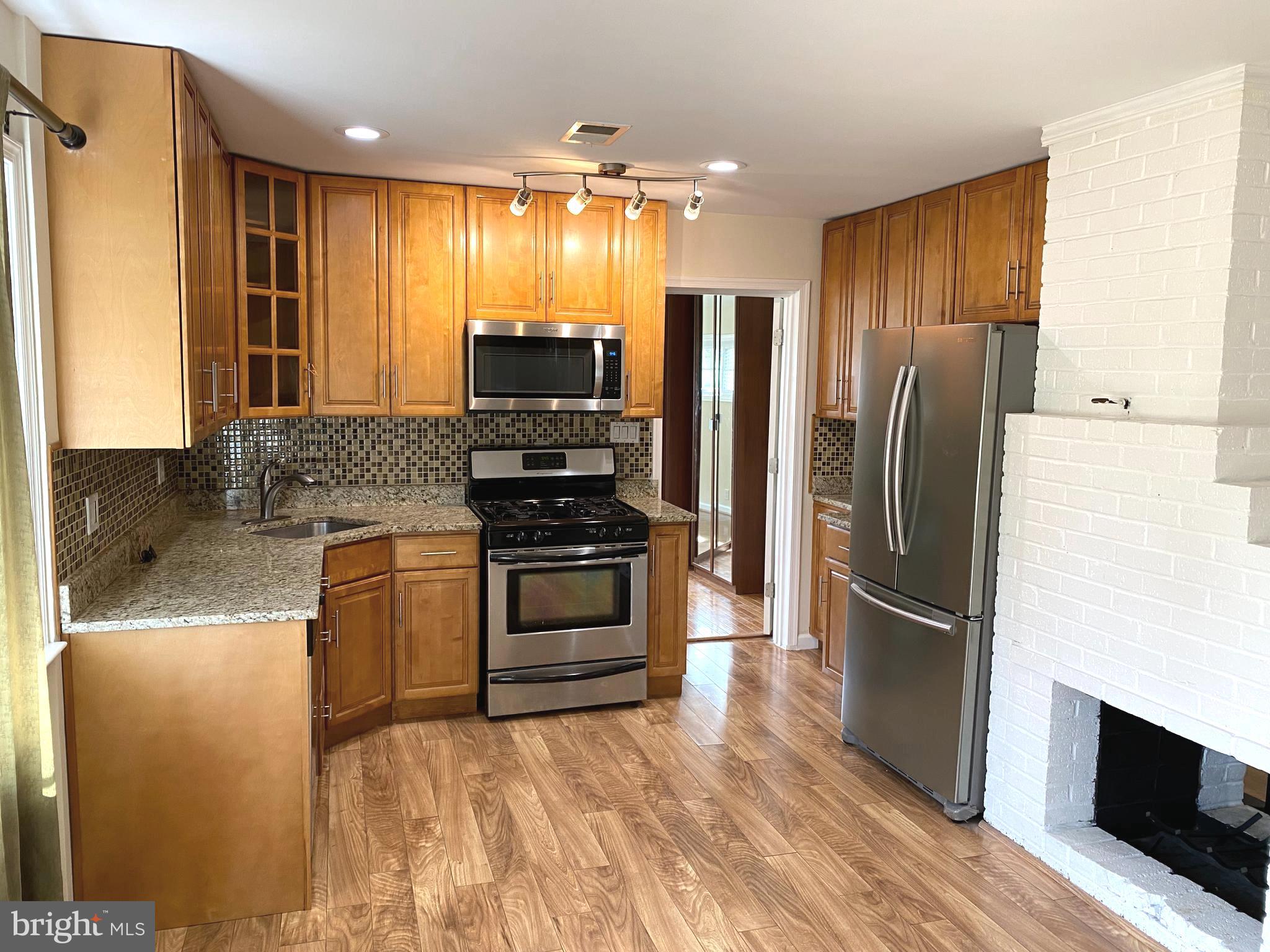 5914 Hanover Avenue Springfield, VA 22150 - Photo 2 of 28 Gallery Image 2