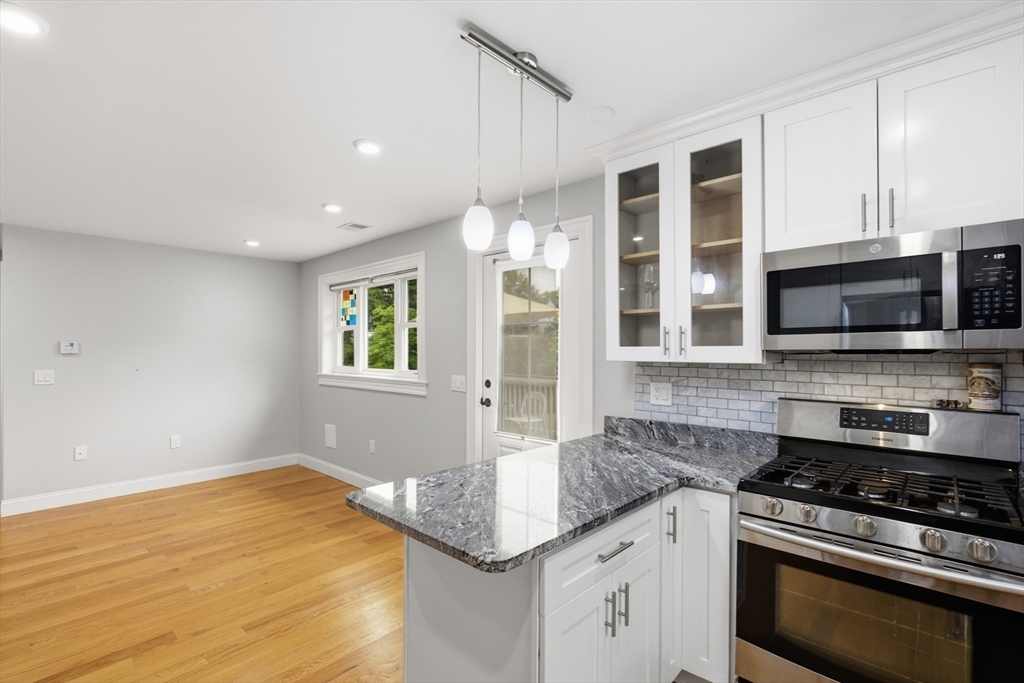 28 Beecher Place, Unit B Newton, MA 02459 - Photo 6 of 36