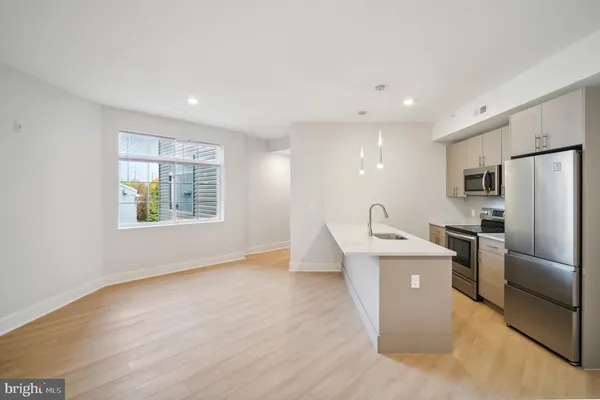 $1,800 | 646 North 32nd Street, Unit 9, Philadelphia, PA 19104