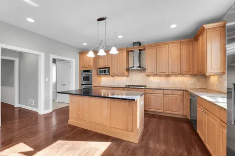 $1,199,990 | 141 Walnut Street, Libertyville, IL 60048
